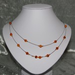 Collier orange  perles en céramique   22€
